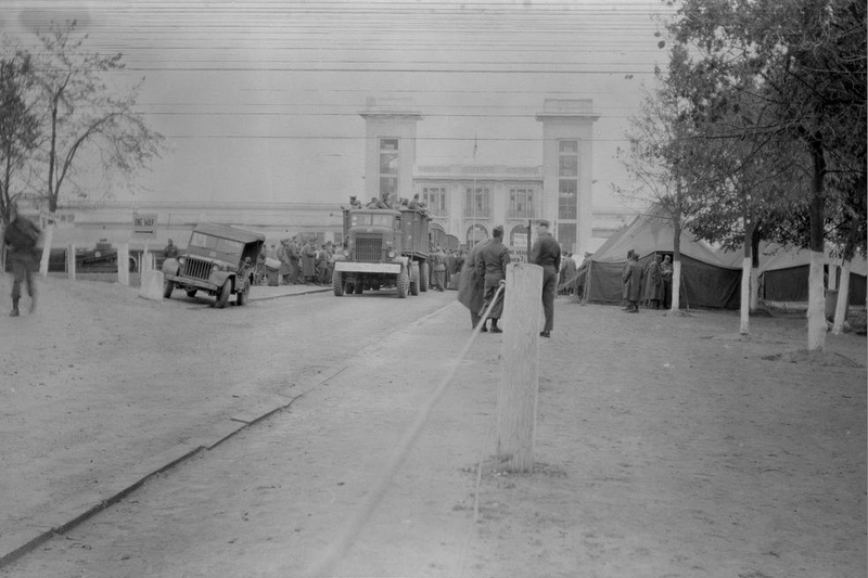 Illustration for article titled A Huge Batch Of Unseen WWII Photos Have Been Discovered And Restored